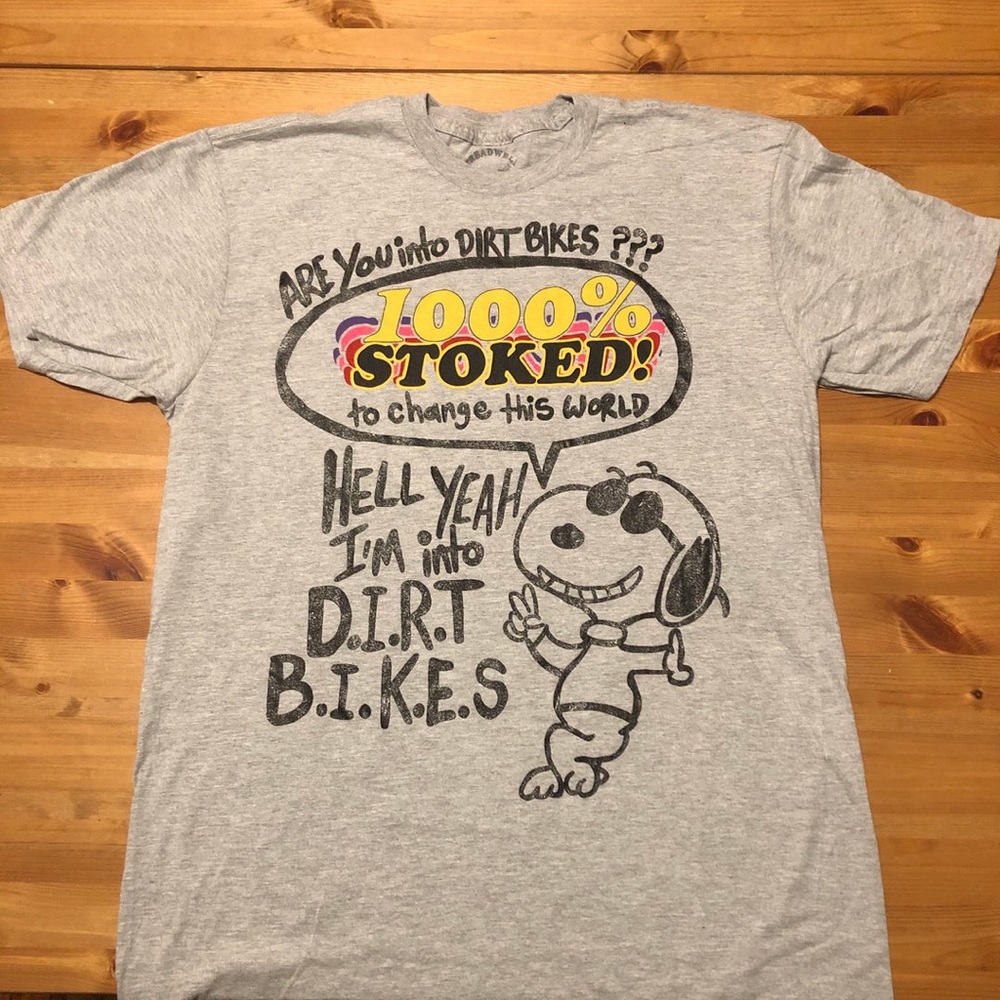SNOOPY 1000% STOKED TEE